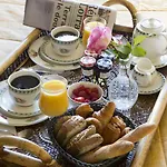 Hotel Demeures & Chateaux Domaine De La Grange De Conde-Northen