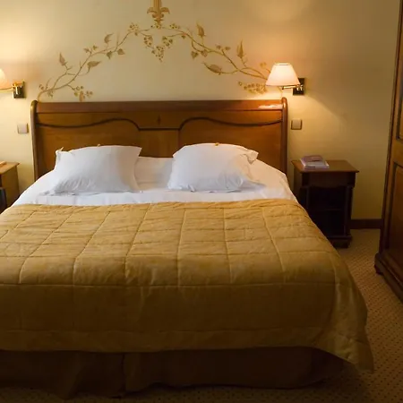 Demeures & Chateaux Domaine De La Grange De 4* Conde-Northen