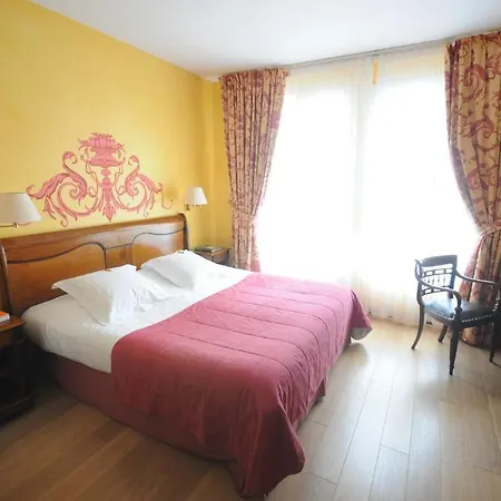 Demeures & Chateaux Domaine De La Grange De 4* Conde-Northen