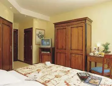 Du Domaine De La Grange De Otel 4*