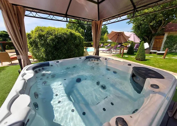 Отель Demeures & Chateaux Domaine De La Grange De