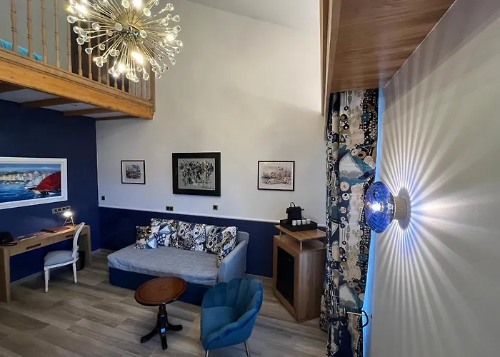 Demeures & Chateaux Domaine De La Grange De 4*