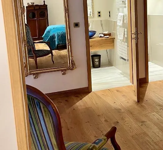 Отель Demeures & Chateaux Domaine De La Grange De