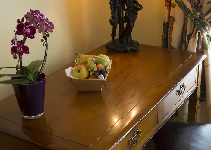 Du Domaine De La Grange De Condé-Northen