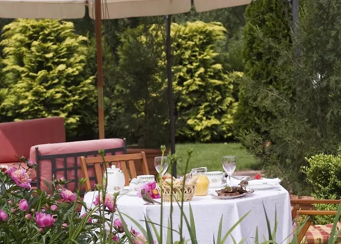 Hotel Du Domaine De La Grange De Condé-Northen