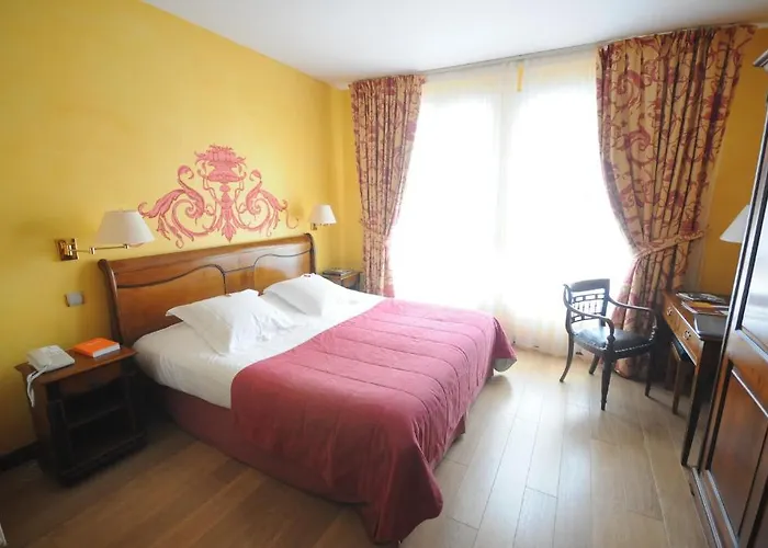 Demeures & Chateaux Domaine De La Grange De 4* Conde-Northen